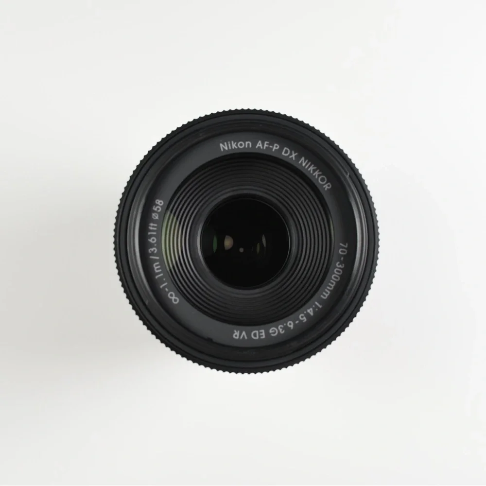 Nikon DX VR 70-300mm f/4.5-6.3 Telephoto Zoom Lens -like new